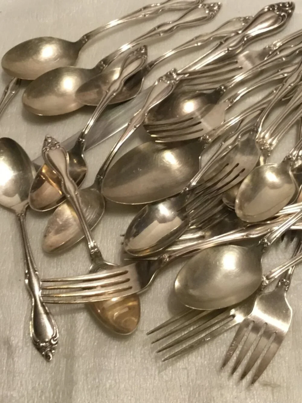 Vintage 1949 William Rogers Oneida silverware 36 pieces Old South II pattern